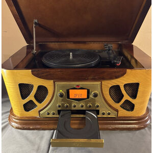 Vintage-Style Wooden Turntable Stereo with CD Player - Brown